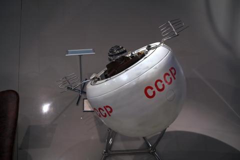 Посадочный аппарат автоматической межпланетной станции «Венера-4». Макет музея АО «НПО Лавочкина»